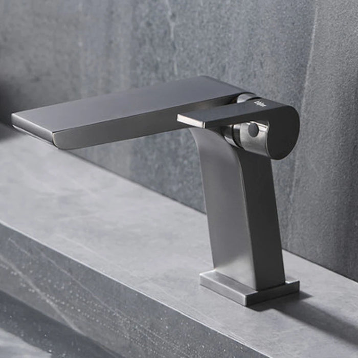 Robinet design pour lave main Gris