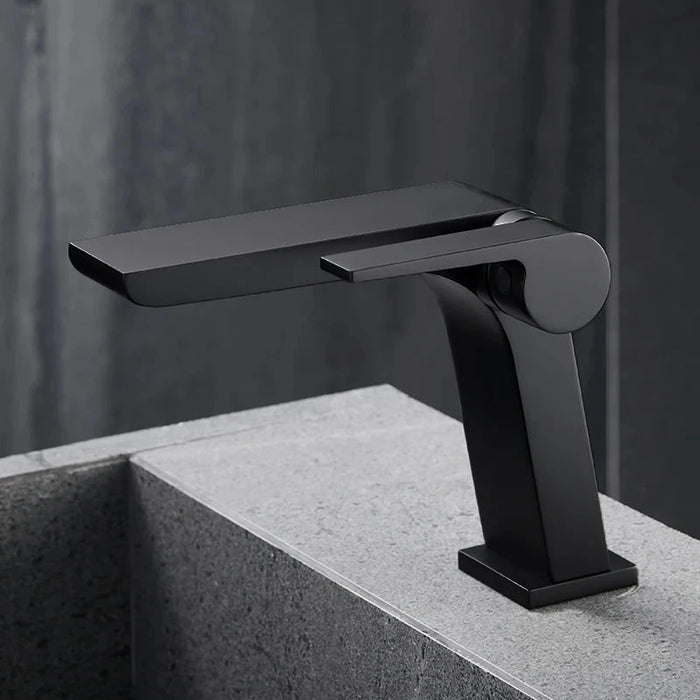 Robinet design pour lave main Noir