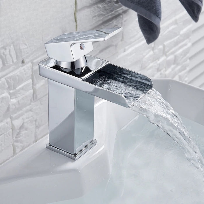 Robinet lavabo cascade argenté Argent chromé
