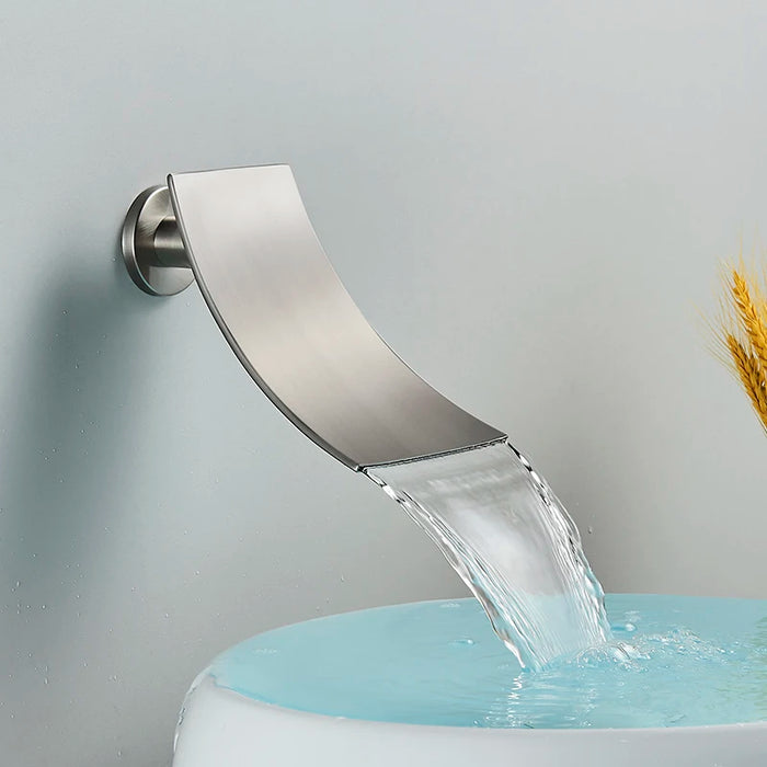 Robinet salle de bain cascade design