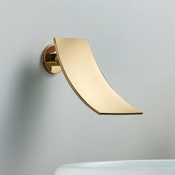 Robinet salle de bain cascade design