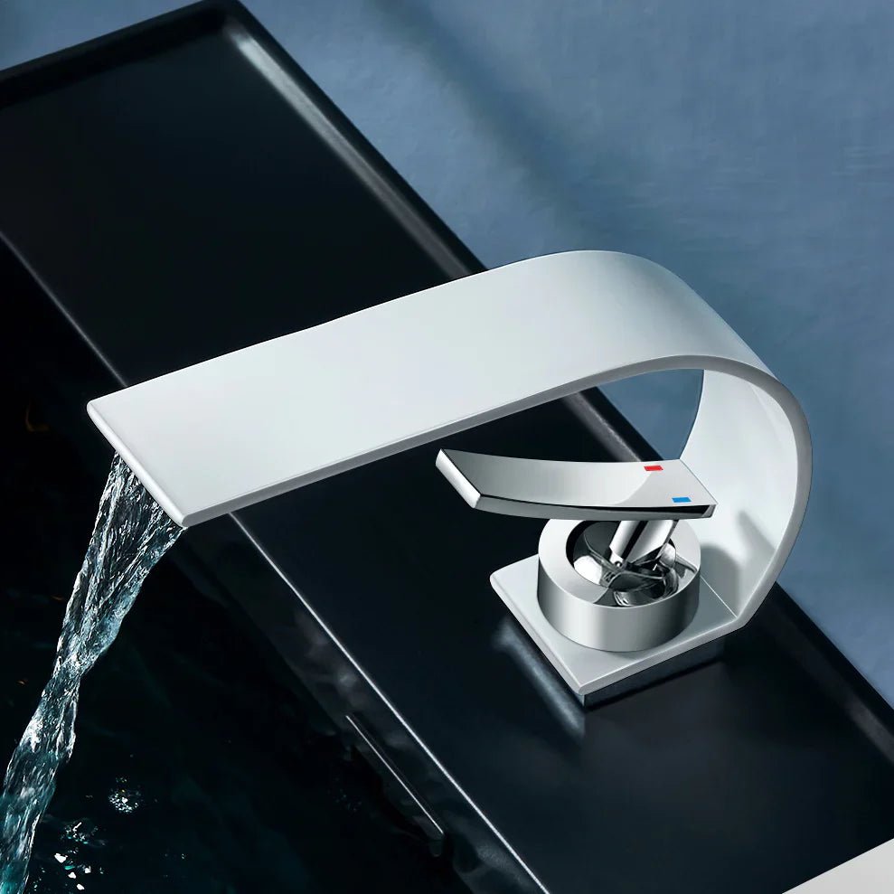 Robinet design blanc