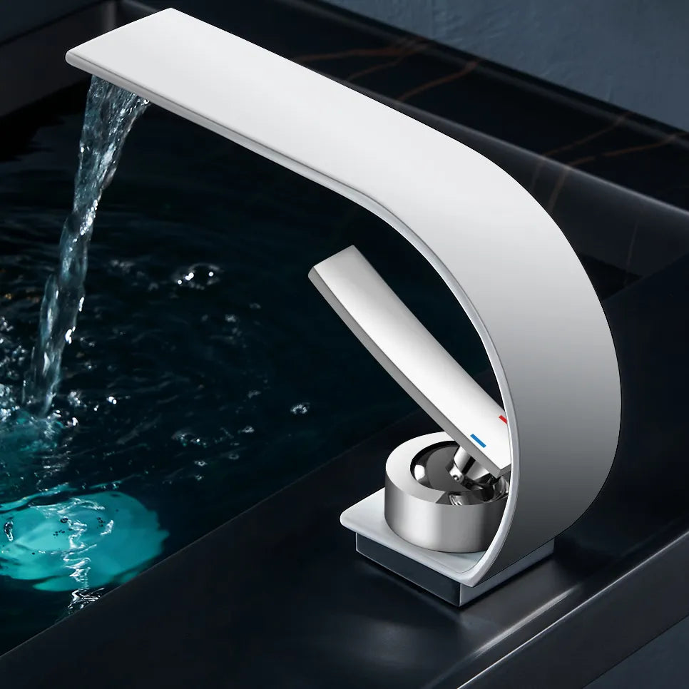 Robinet design salle de bain