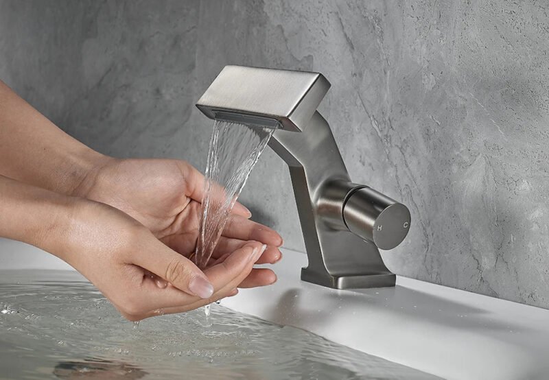 Robinet lave main cascade
