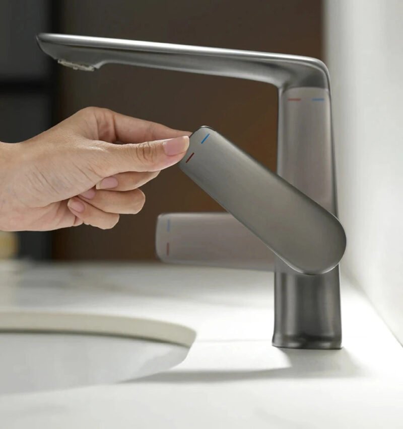 Robinet salle de bain couleur brossé