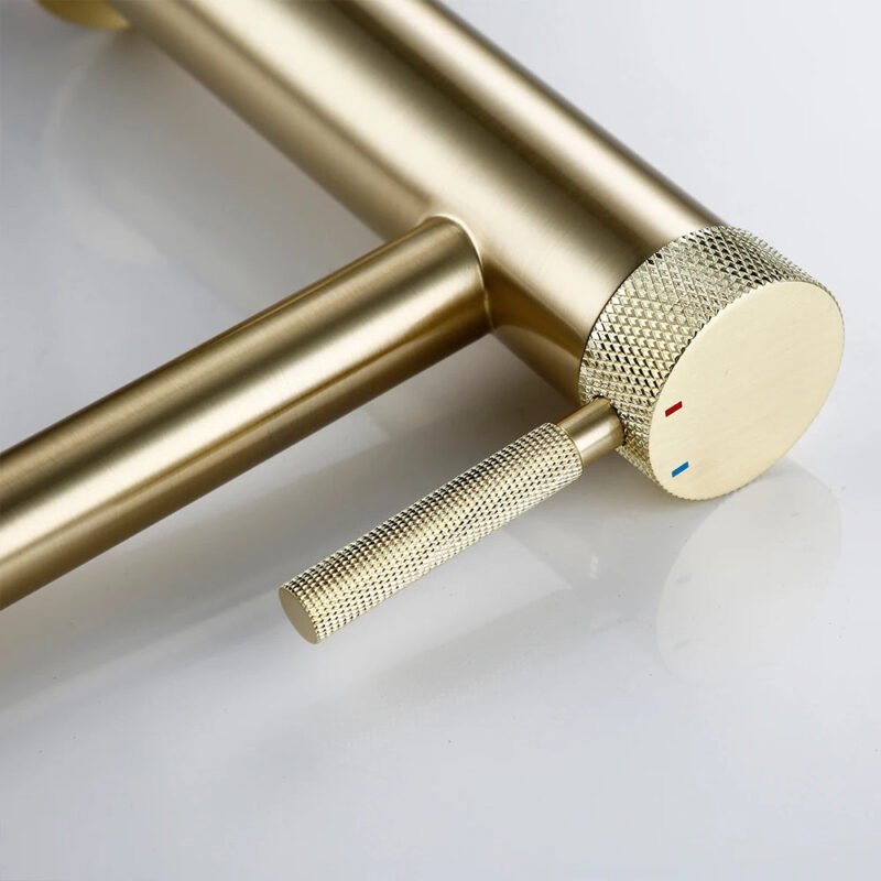 Robinet salle de bain couleur laiton
