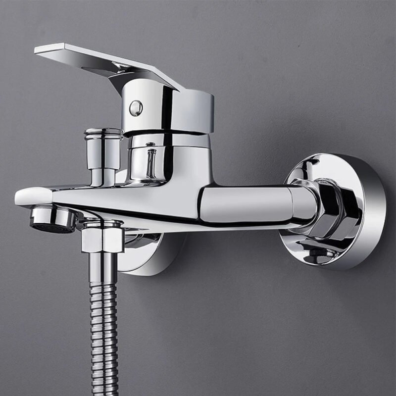 Robinet salle de bain dans le mur
