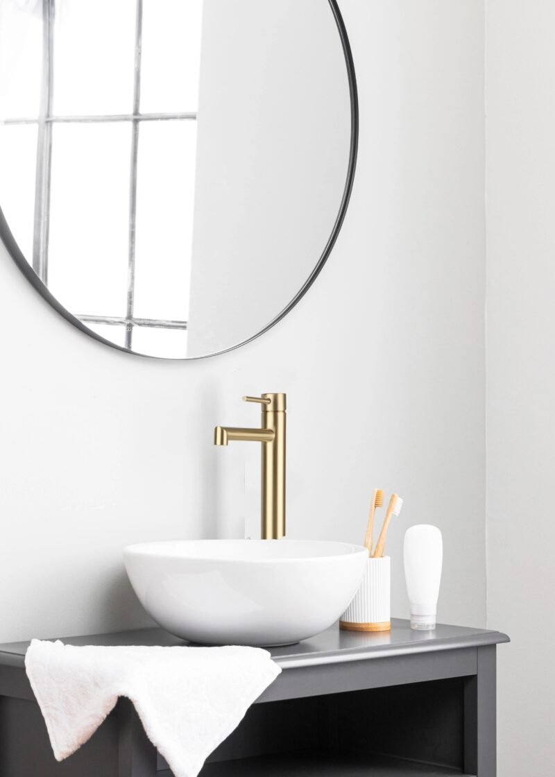 Robinet salle de bain long bec en or Or
